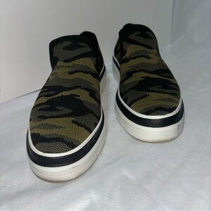 STEVEN by Steve Madden ARTY Camo Slip-on Sneakers Size 9